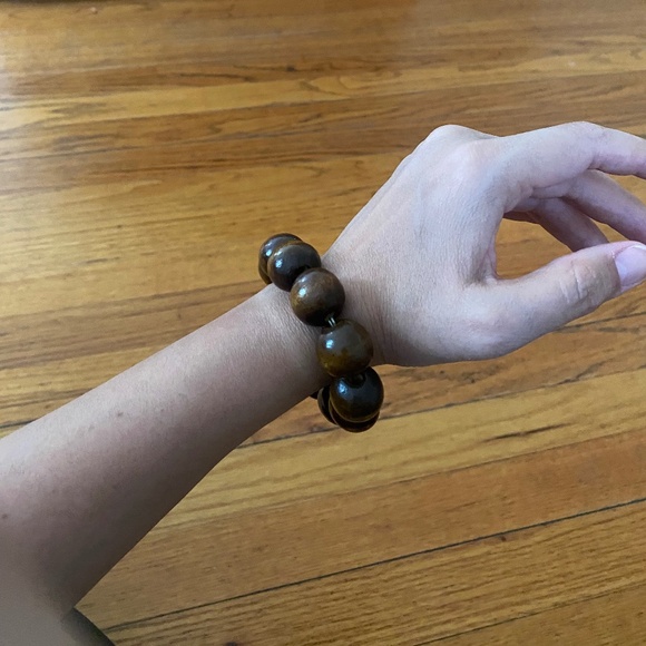 Kendi Amani wood ball bracelets (set of 3), color: multi brown - Picture 5 of 11